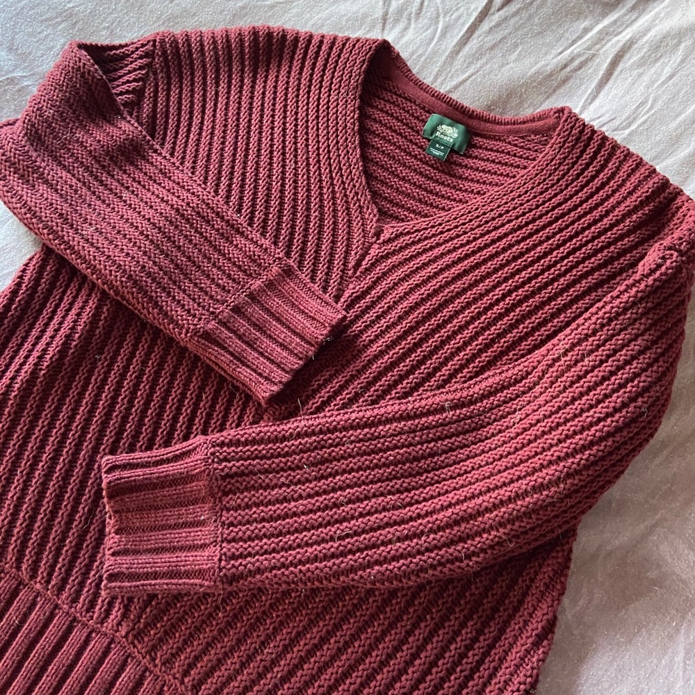 ROOTS sweater